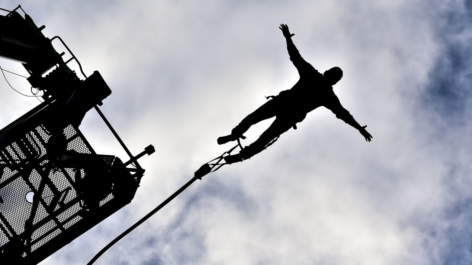 Bungee jumping adventure